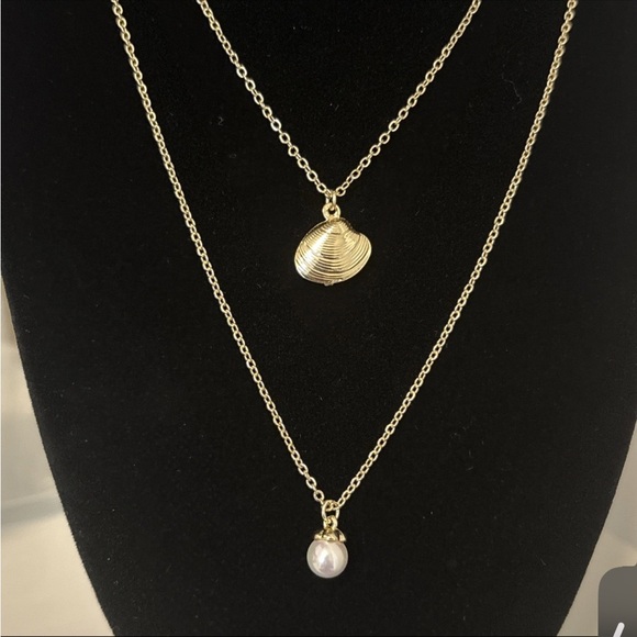Coastal Minimalist Layer Necklace, Shell Locket & Real Pearl, Gold Plated - Picture 2 of 9